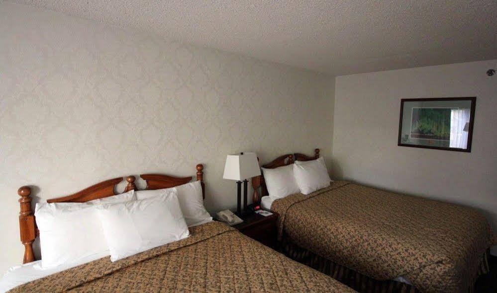 Chateau Hotel Jasper